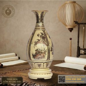 Alternative view of BÌNH TỲ BÀ GỐM CHU ĐẬU VẼ VÀNG KIM