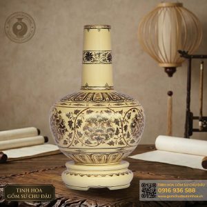 Alternative view of BÌNH HOA LAM GỐM CHU ĐẬU VẼ VÀNG KIM