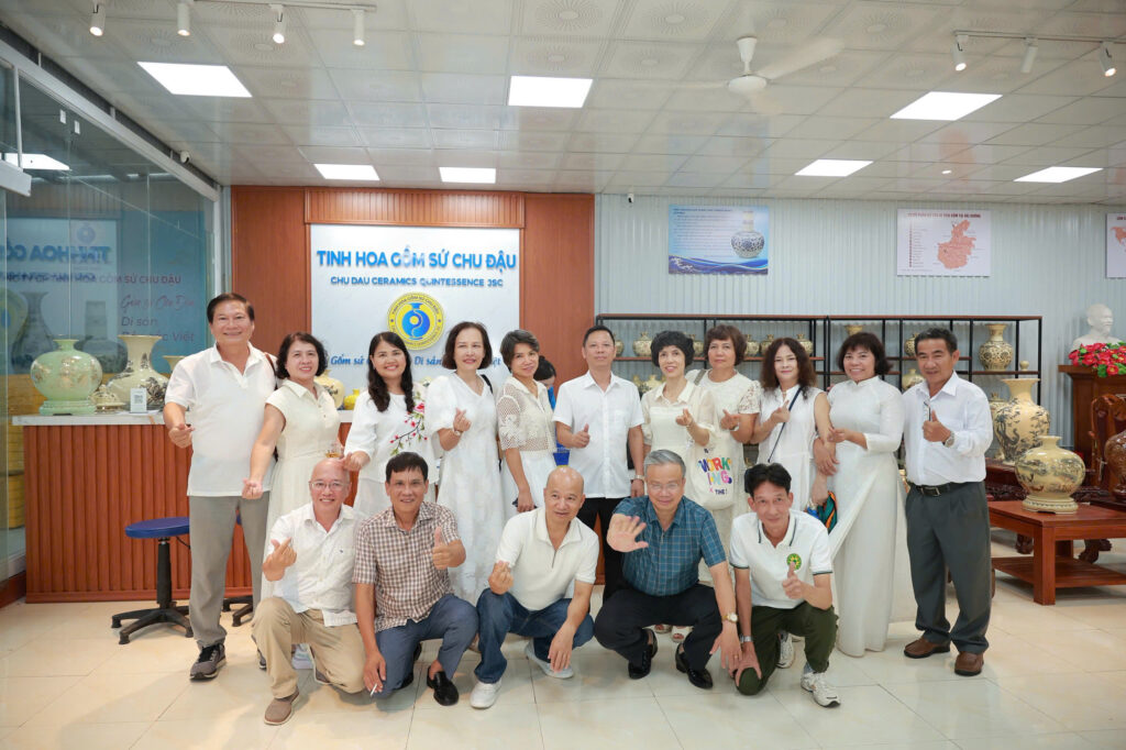 Giao Thoa Trí Thức Và Di Sản: Hân Hoan Chào Đón Đoàn Cán Bộ Học Viện Nông Nghiệp Việt Nam Tới Thăm Tinh Hoa Gốm Sứ Chu Đậu