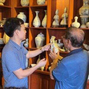 nguyenvandong_gomchudau_3 Bình Hút Lộc Phú Quý Gốm Chu Đậu Vẽ Tùng Hạc Diên Niên (Kèm Kỷ)