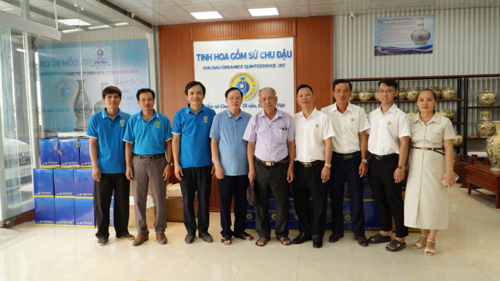 Trầm Tích Thời Gian Và Khát Vọng Lưu Truyền: Khi “Người Hồi Sinh Gốm Cổ” Về Thăm Tinh Hoa Gốm Sứ Chu Đậu